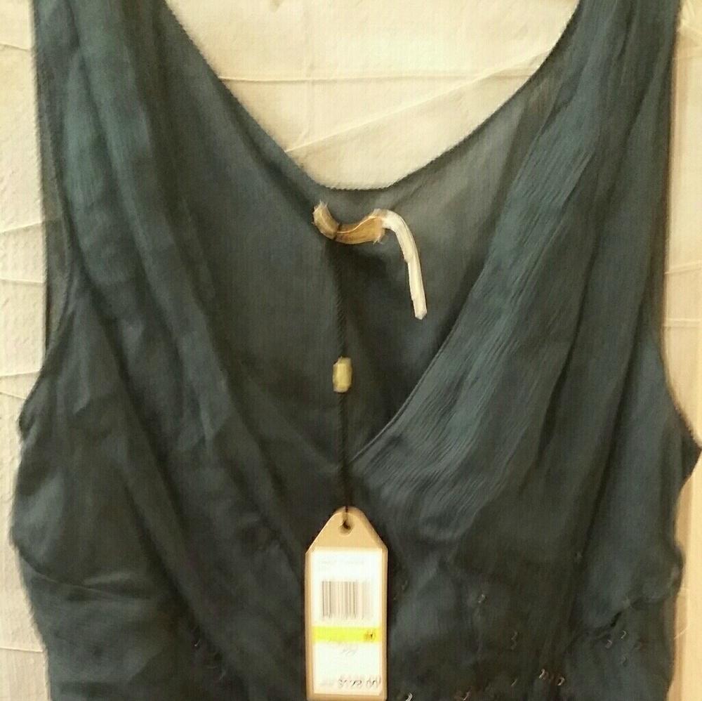Max Studio Sheer Top Sz. M NWT